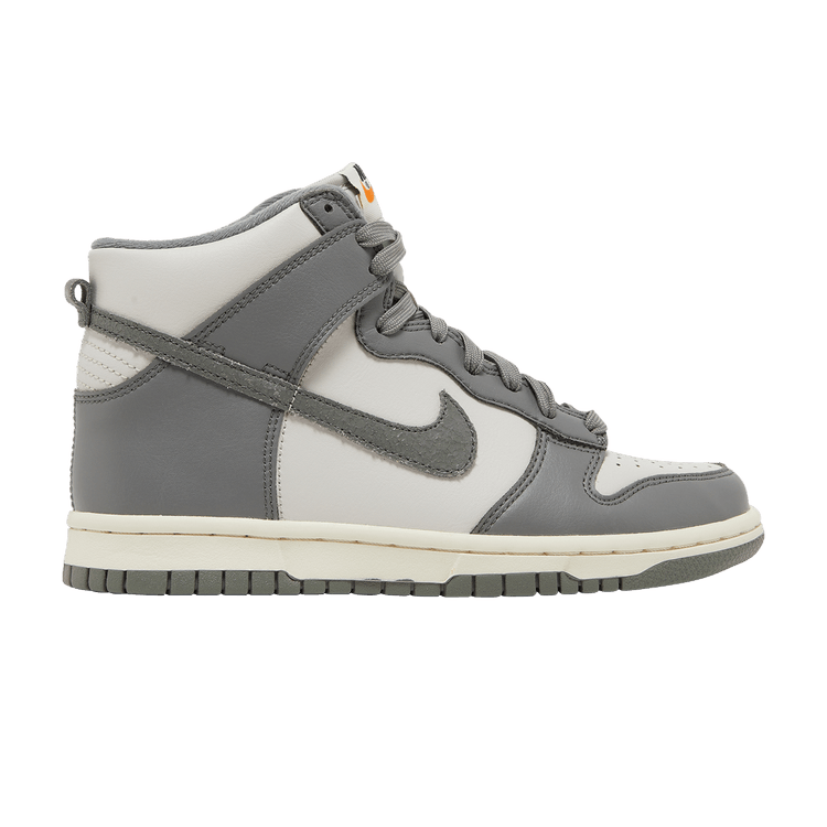 Dunk High Se Gs Light Bone Tumbled Grey - Culture Circle